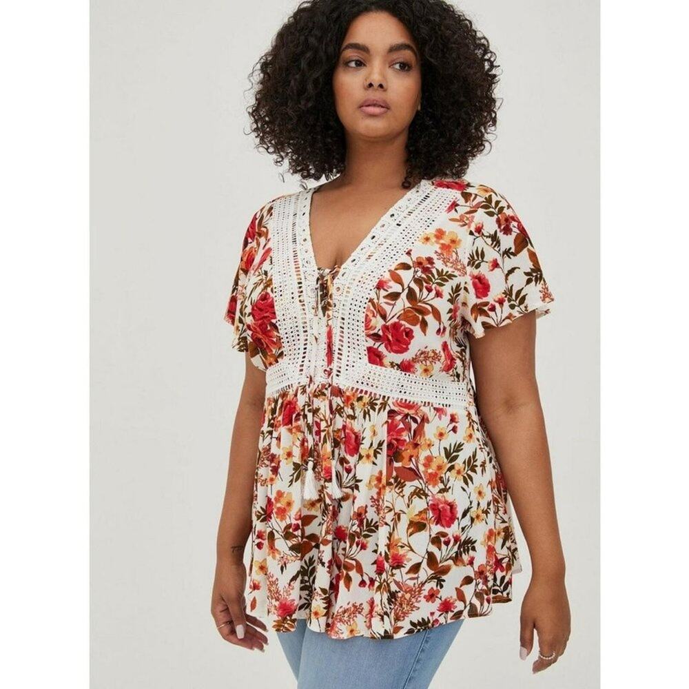 TORRID Babydoll Crinkle Gauze Crochet Inset Lace-Up Floral Lace Blouse 4/4x